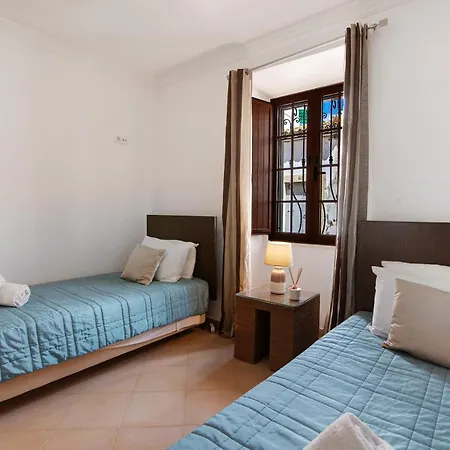 Villa Casa Gomes Guerreiro T2 *